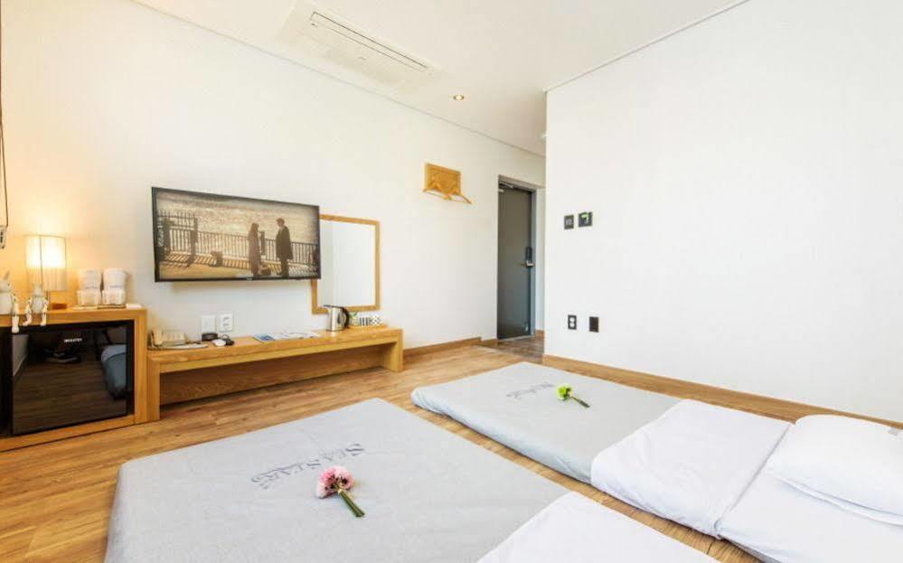 Sea Star Hostel Yeosu Extérieur photo