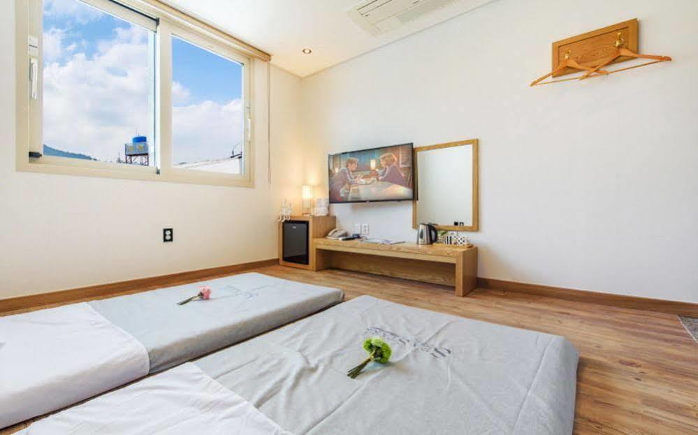 Sea Star Hostel Yeosu Extérieur photo